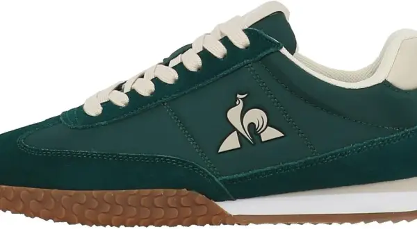 Sneakers Le Coq Sportif uomo verdi con logo gallo, lacci chiari e suola in gomma.