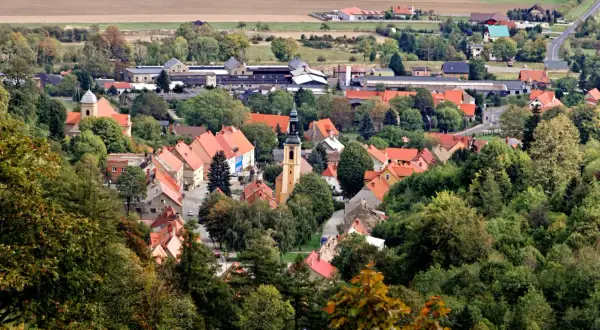 Srebrna Góra: Gdzie zjeść? Od pstrąga po kebaby pełny przewodnik