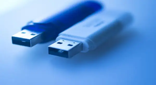 Dlaczego komputer nie widzi pendrive? Oto najczęstsze problemy i rozwiązania