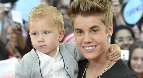 Ile Justin Bieber ma dzieci? Zaskakujące szczegóły o jego rodzinie