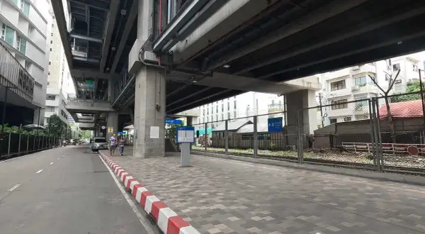 Jak dojechać na lotnisko w Bangkoku? Sprawdź najlepsze opcje transportu