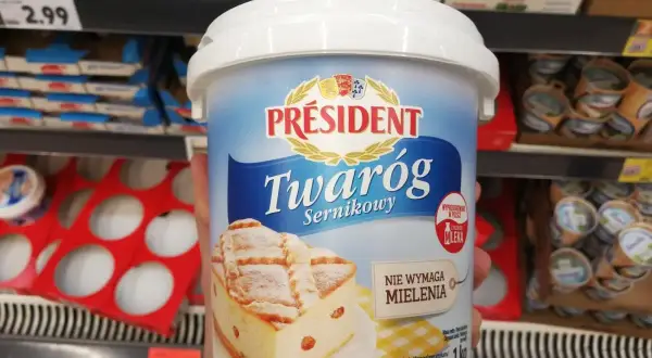 Twaróg do sernika na zimno: Wiaderko czy mielony? Rozwiewam wątpliwości!