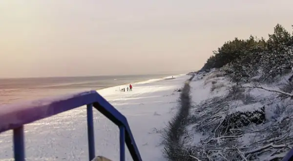 Kołobrzeg zimą: Odkryj spokój, jod i atrakcje poza sezonem!
