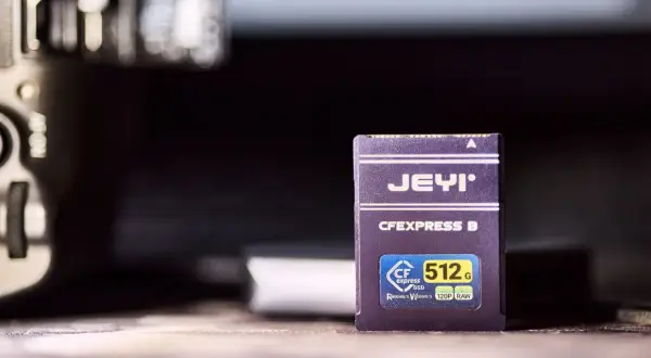 Karta pamięci JEYI CFexpress Type B 512 GB, gotowa do zapisywania materiałów 8K RAW.