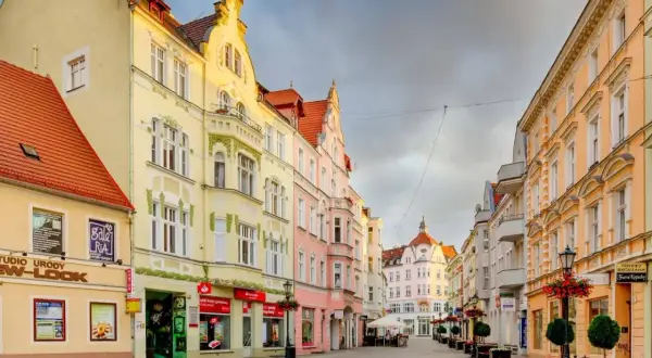 Zielona Góra: Odkryj miasto wina, atrakcje i sekrety