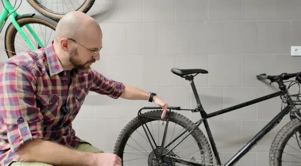 Jak zamontować bagażnik tylny do roweru bez problemów i stresu