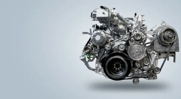 Złożony mechanizm napędowy, serce każdego pojazdu. Ten nowoczesny silnik diesla to przykład inżynierii i mocy.