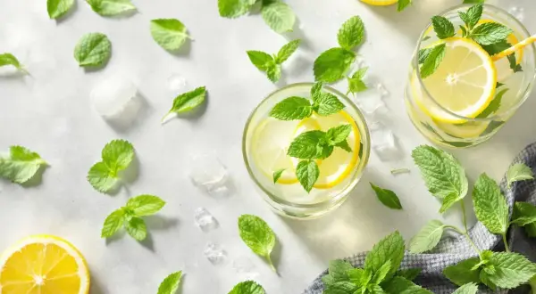 Alkohol na diecie ketogenicznej: Czy to możliwe bez szkody dla ketozy?