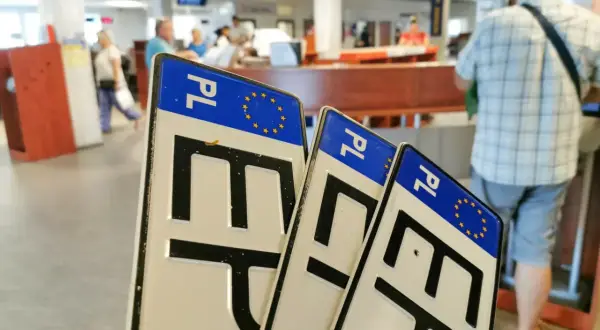 Tablice rejestracyjne w urzędzie. Szybka rejestracja pojazdu online to przyszłość.