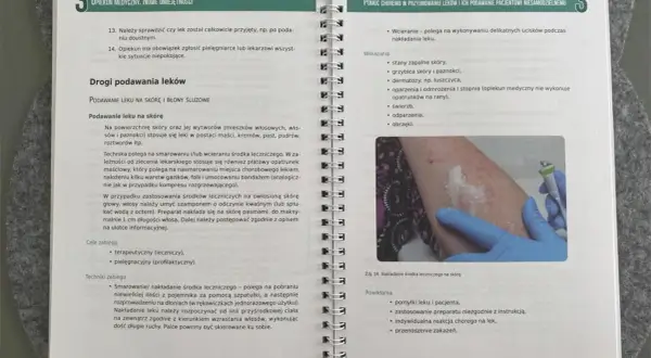 Opiekun medyczny jakie przedmioty? Kluczowe umiejętności i wiedza