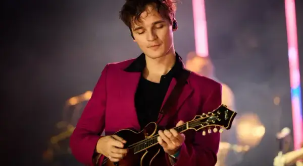 Ile trwa koncert Kwiatu Jabłoni? Planuj wieczór bez stresu!
