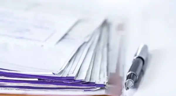 Kto podpisuje duplikat świadectwa szkolnego? Poznaj kluczowe informacje