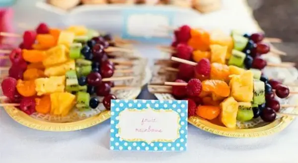 Pomysły na smaczne jedzenie na kinder party, które uwielbią dzieci