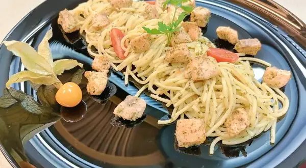 Spaghetti z łososiem: Przepis idealny + triki szefa kuchni
