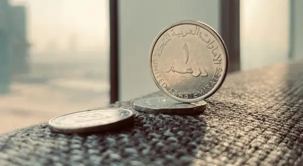 Monety z napisem "United Arab Emirates" - jaka waluta w Dubaju? Dirham.
