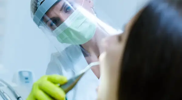 Kiedy odwołać wizytę u dentysty? Uniknij kosztów i nieprzyjemnych konsekwencji