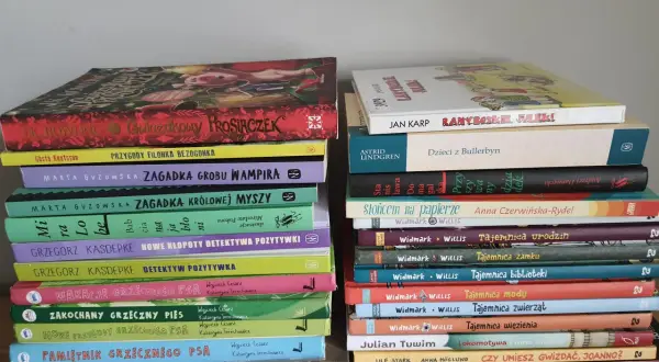 Książki lektury 3 klasa podstawowa: "Gwiazdkowy Prosiaczek", "Przygody Filonka Bezogonka", "Dzieci z Bullerbyn" i inne.