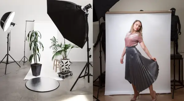 Dwa ujęcia: z lewej strony rośliny i sprzęt do oświetlenia, z prawej modelka w błyszczącej spódnicy. To idealne domowe studio fotograficzne.