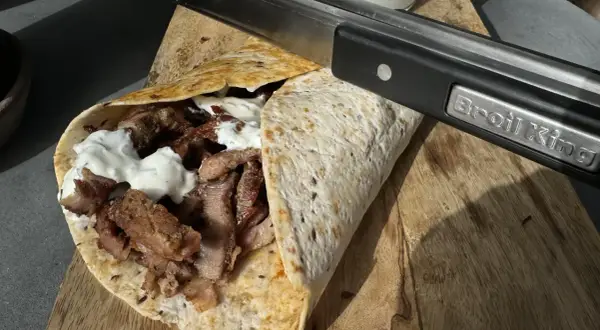 Jak podgrzać kebab, by nie stracił smaku i chrupkości?