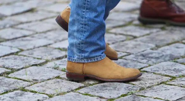 Eleganckie buty męskie na co dzień: Złoty środek w męskiej szafie