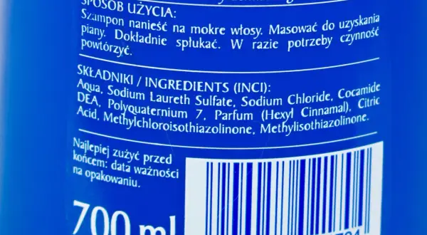 Składniki szamponu: Sodium Laureth Sulfate, który budzi obawy o laurylosiarczan sodu szkodliwość. Pojemność 700 ml.