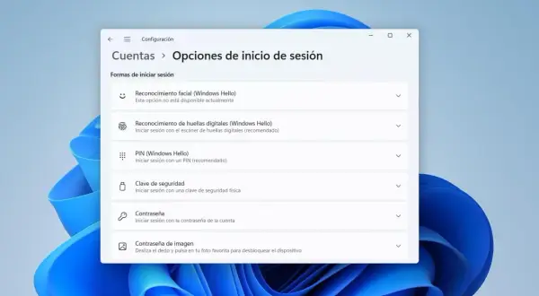 Configuración de Cuentas en Windows 11: Opciones de inicio de sesión, incluyendo PIN y contraseña. Ayuda para quitar contraseña inicio Windows 11.