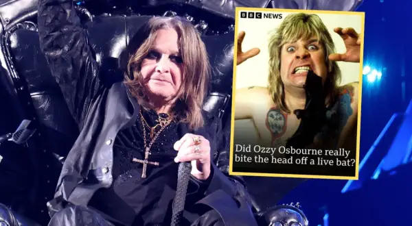 Ozzy Osbourne, w czarnej, skórzanej kurtce, siedzi na tronie. Obok niego zdjęcie z nagłówkiem BBC News: "Czy Ozzy Osbourne naprawdę ugryzł żywego nietoperza?".