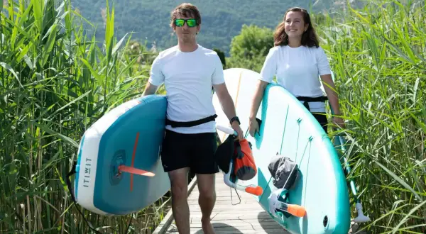 Jaka deska do pływania dla dziecka? Przewodnik Decathlon!