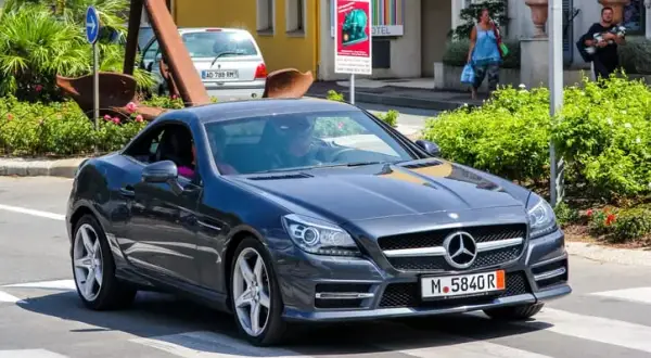 Mercedes-Benz SLK - historia, osiągi i komfort luksusowego roadstera