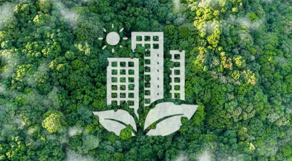 Edilizia sostenibile: palazzi stilizzati emergono da una foresta lussureggiante, con un sole e foglie a simboleggiare armonia con la natura.