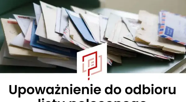 Stos listów, wśród nich koperty z Poczty Polskiej. Potrzebne upoważnienie do odbioru korespondencji.