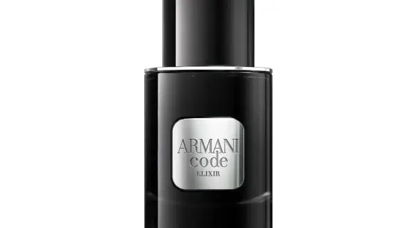 Elegancka, czarna butelka Armani Code Eau de Toilette z metaliczną etykietą "ELIXIR".