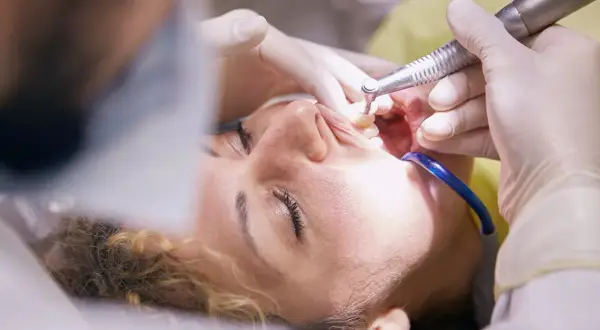 Stomatologia na NFZ - co obejmuje? Sprawdź, co możesz zyskać