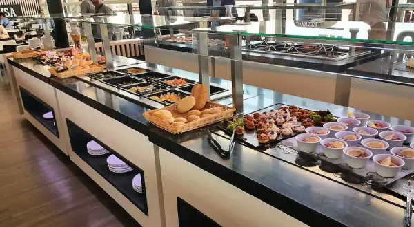 El Almuerzo en España: La Pausa Cultural que Debes Entender
