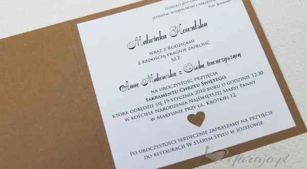 Jak perfekcyjnie wypisać zaproszenie na chrzest? Krok po kroku