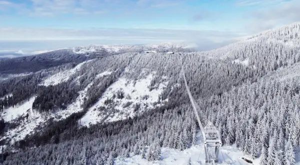 Czeskie góry: gdzie jechać? Narty, skalne miasta i Sky Bridge 721!