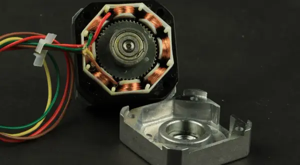 Gdzie jest silnik krokowy w Twoim samochodzie - poradnik dla mechanika