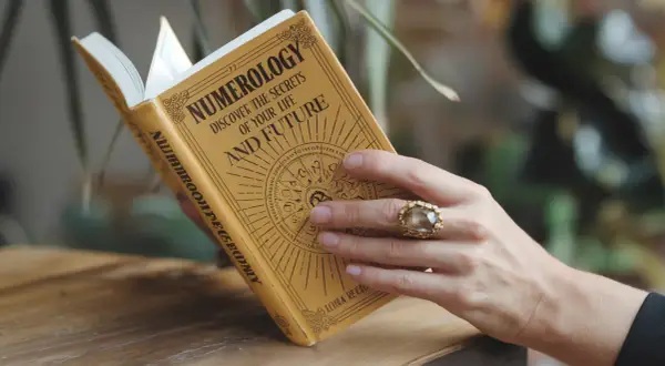 Numerologia 5 i 7: jak te liczby kształtują twoją osobowość i relacje