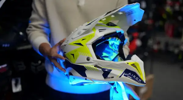 Kask enduro: Jak wybrać bezpieczny i komfortowy model? Poradnik