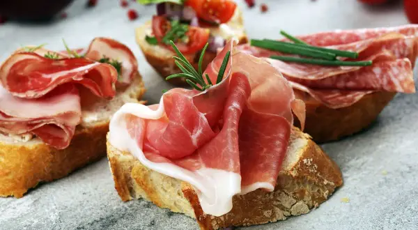 Jakie wino do wieprzowiny? Odkryj idealne parowania smaków