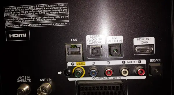 Jak podłączyć słuchawki do TV Samsung? Nawet bez gniazda!