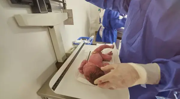 Ile będzie ważyło dziecko po porodzie? Oczekiwania i fakty