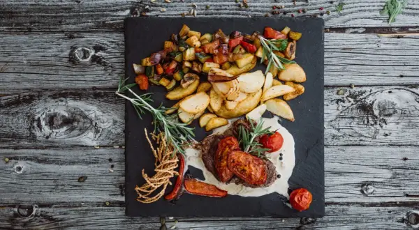Gdzie zjeść w Świeradowie-Zdroju? Odkryj najlepsze restauracje