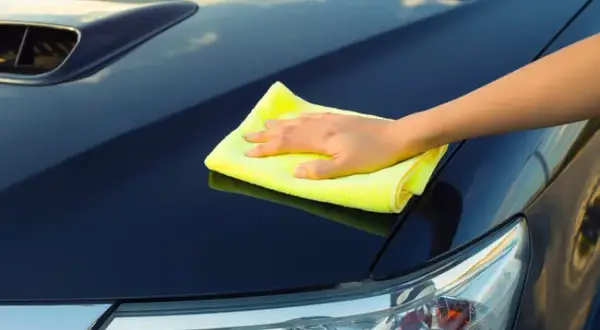 Jak polerować auto samemu? Poradnik DIY krok po kroku