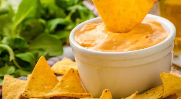 ¿Quieres la salsa cheddar para nachos perfecta? ¡Cremosa y sin grumos!