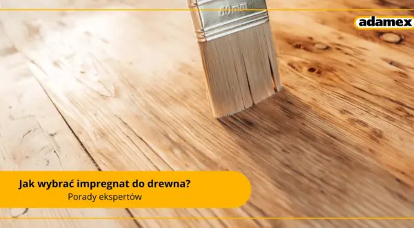 Pędzel nakłada ochronną warstwę na drewno. Dowiedz się, czy lepszy jest impregnat, czy lakierobejca, by zabezpieczyć drewno.