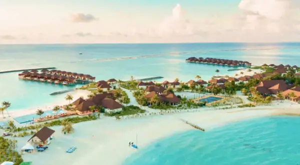 Ile dokładnie trwa lot z Dubaju na Malediwy? Sprawdź czas podróży i porady