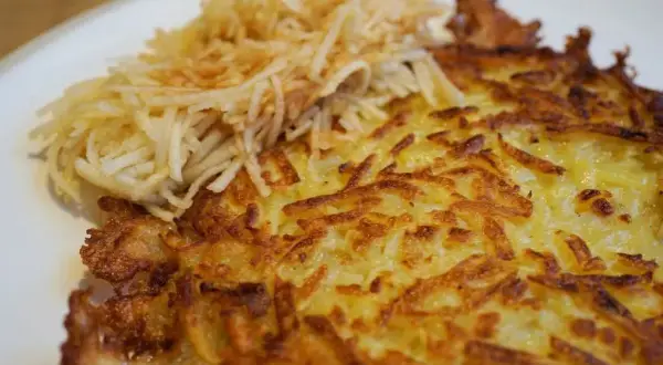 Jak podgrzać placki ziemniaczane w piekarniku, aby były chrupiące