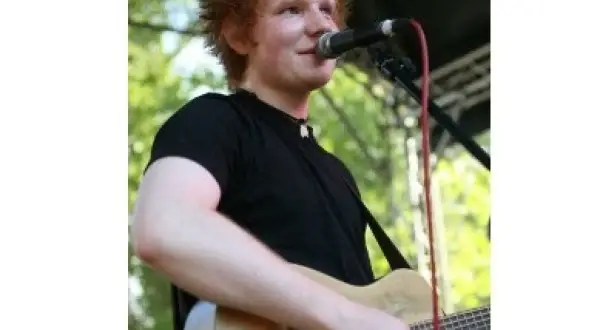 Ed Sheeran kto to? Poznaj jego niezwykłą biografię i osiągnięcia