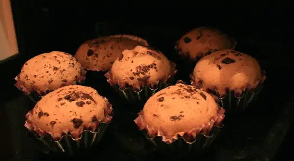 Jak długo piec muffinki, by uniknąć zakalca i uzyskać idealną konsystencję